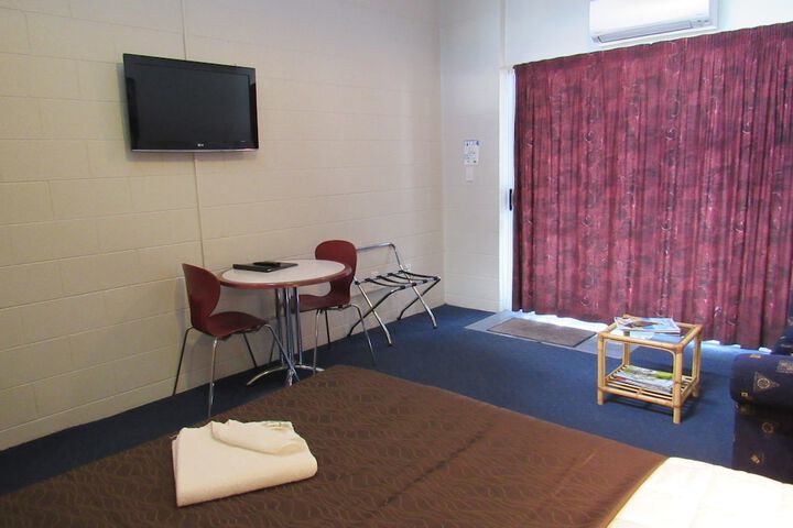 Room 3 of 34