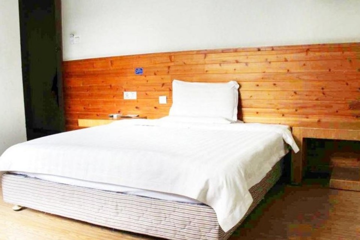 Room 3 of 12