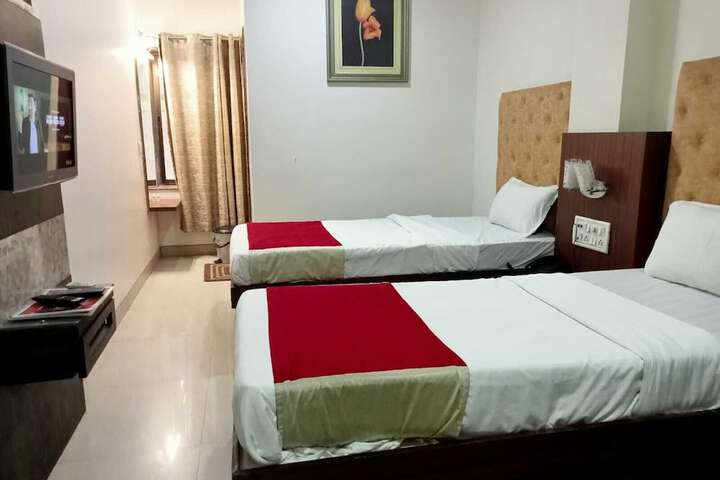 Room 6 of 38