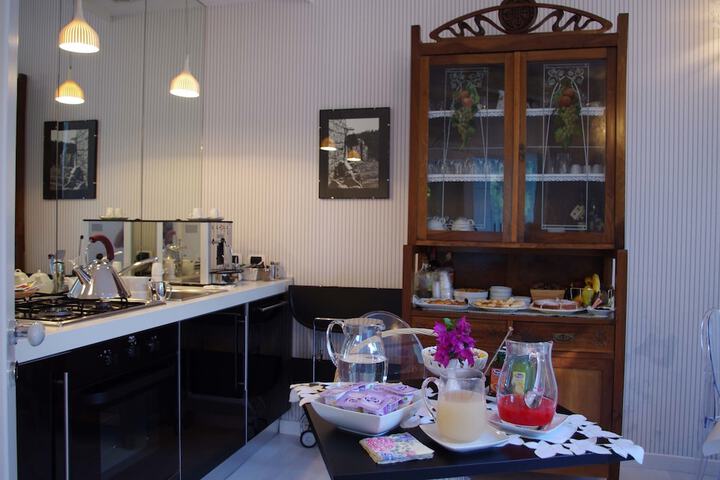 Breakfast/Coffee Service 45 of 85
