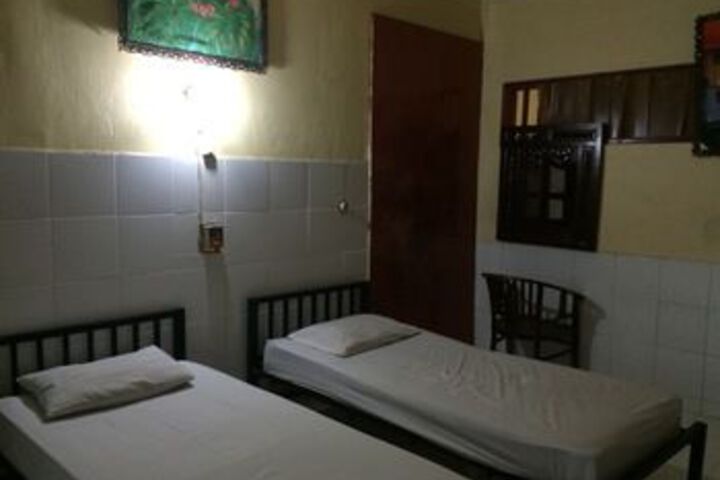 Room 14 of 22