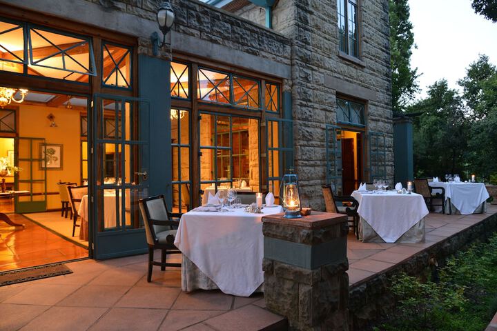 Dining 44 of 46