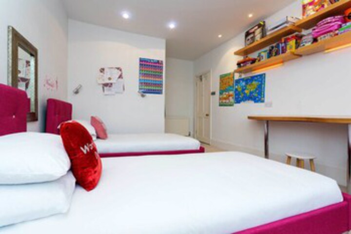 Room 18 of 22