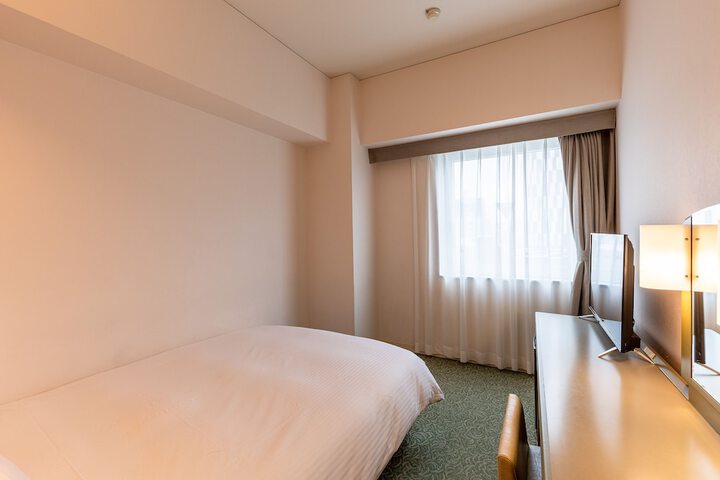 Room 6 of 50