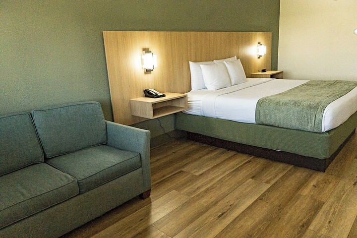 Room 50 of 201