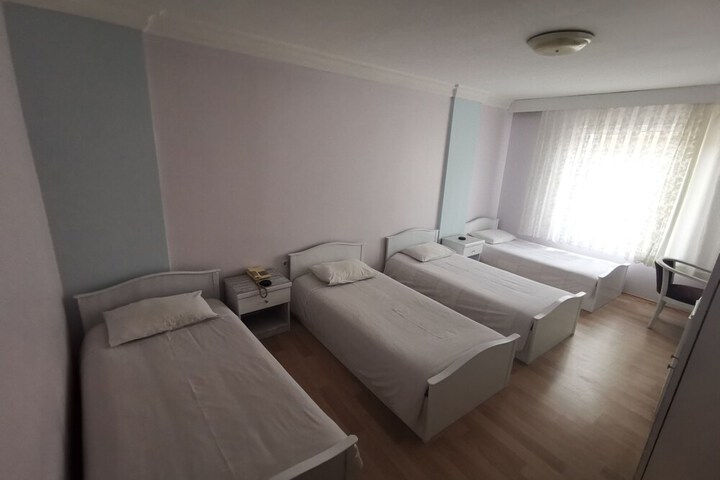 Room 5 of 11