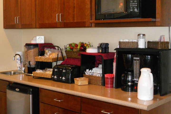 Breakfast/Coffee Service 24 of 52