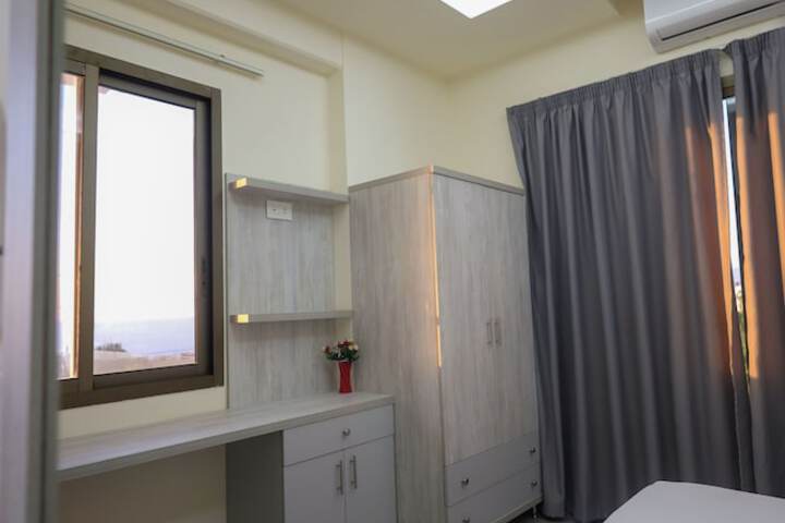 Room 10 of 52