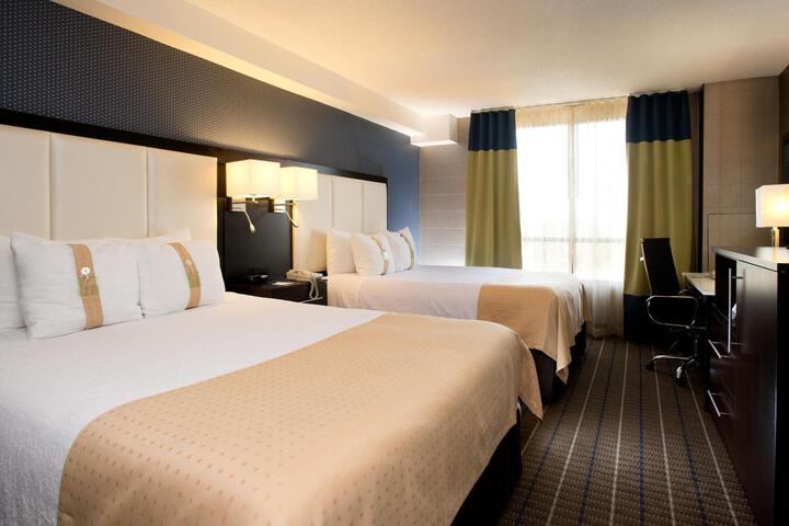 1 Queen Bed (1 of 7)