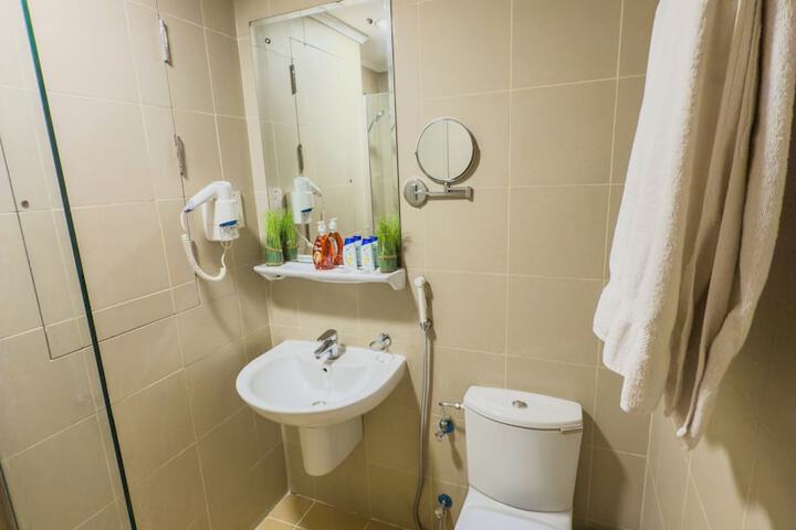 Room 12 of 13