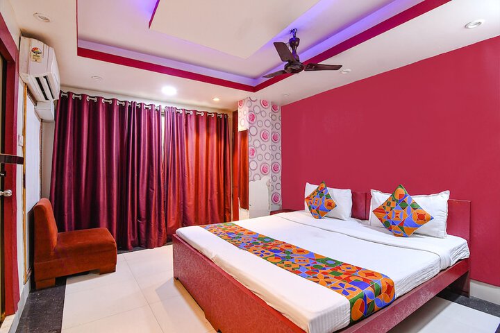 Room 13 of 27