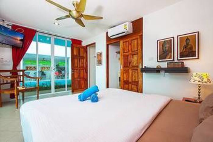 Room 9 of 50