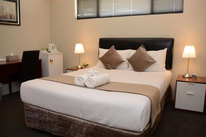 Room 6 of 31
