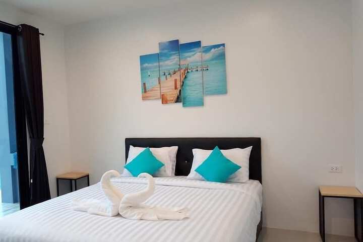 Room 2 of 16
