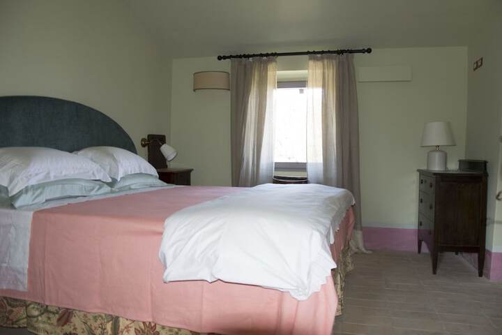 Room 4 of 66