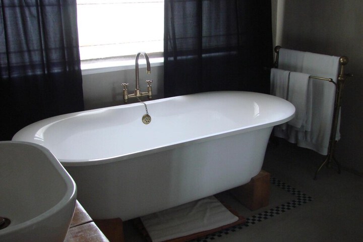Room 15 of 27