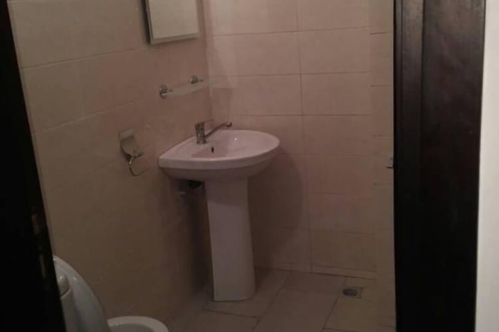 Room 9 of 16