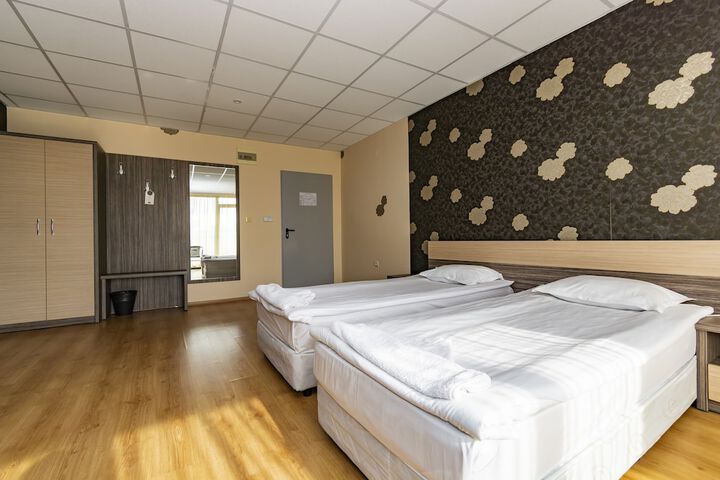 Room 29 of 137