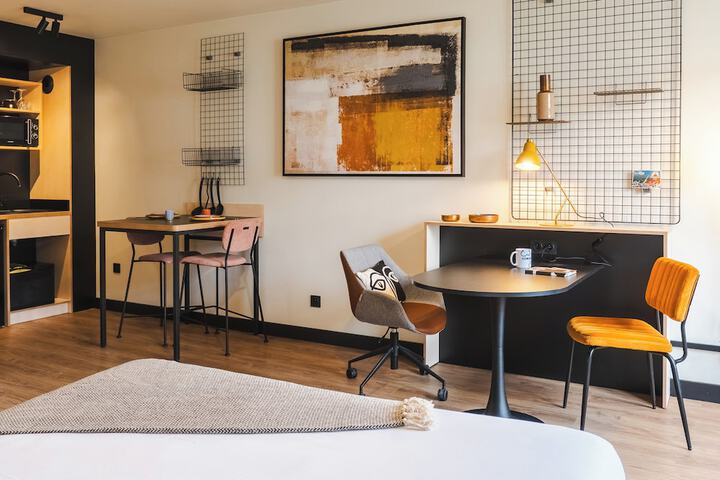 Room 35 of 53