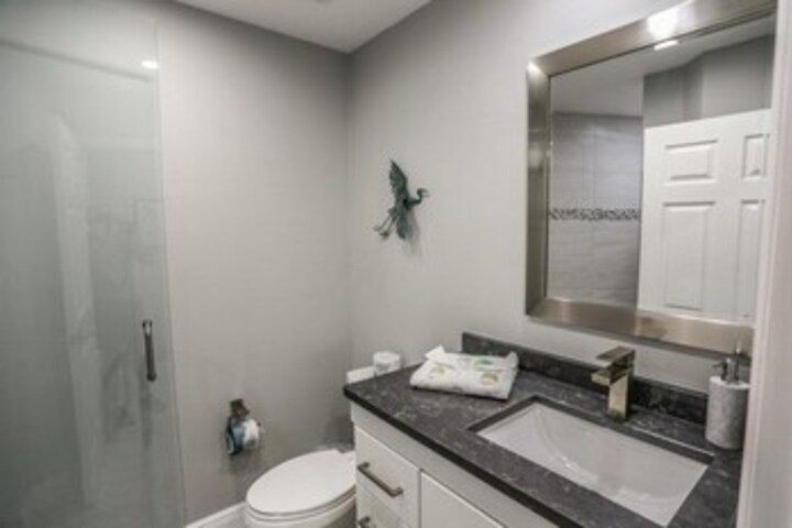 Room 6 of 34