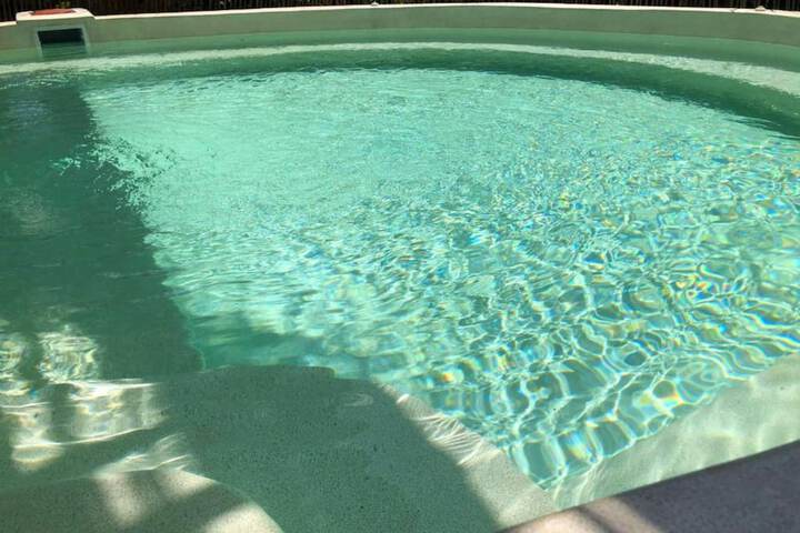Pool 12 of 25