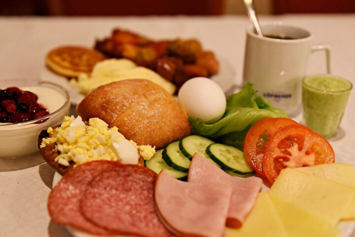Breakfast buffet