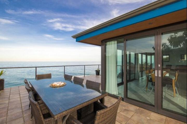 Top Deck Holiday Home