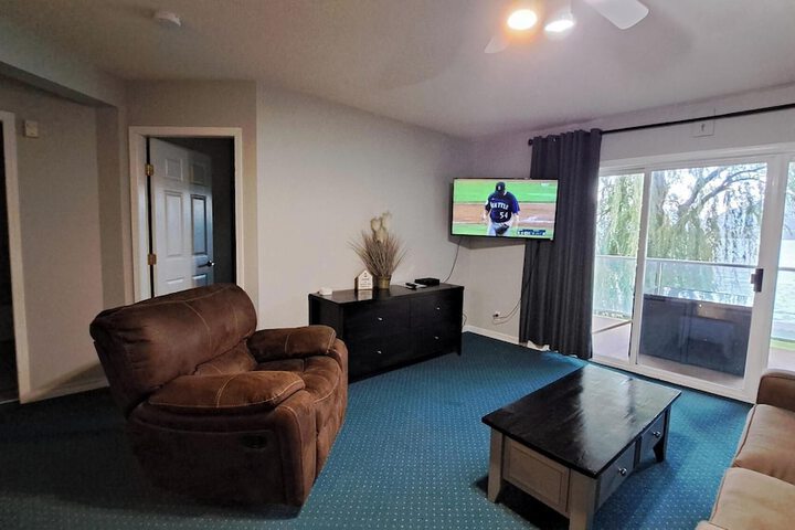 Room 107 of 176