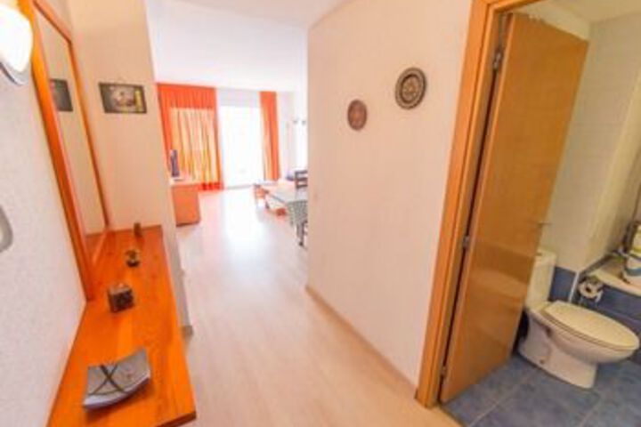 Room 12 of 24