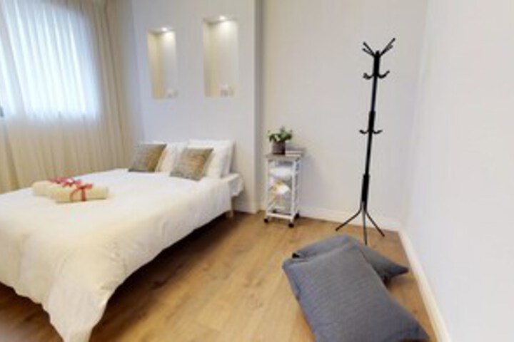 Room 15 of 16