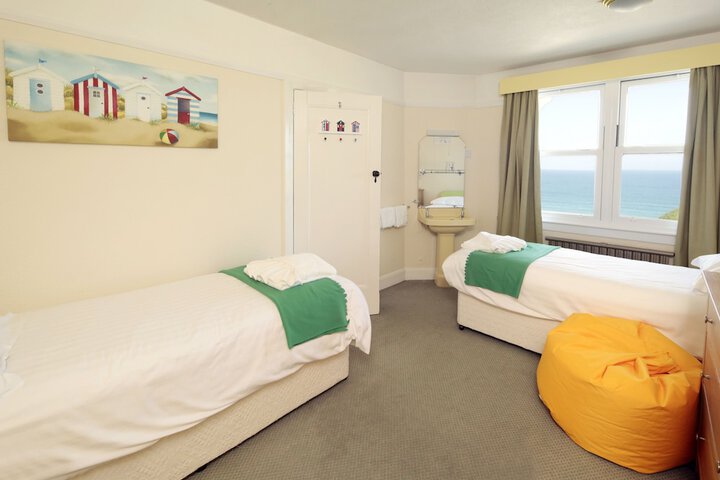 Room 9 of 39