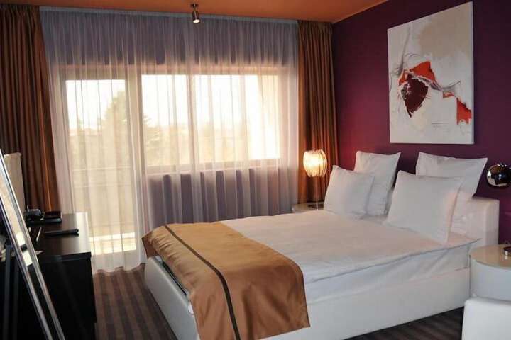 Room 17 of 75