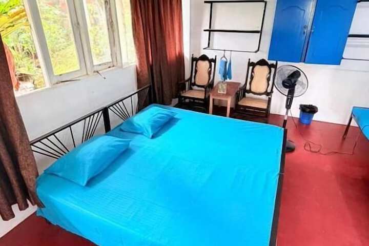 Room 9 of 17