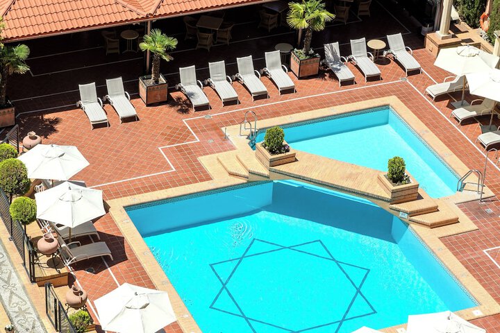Pool 129 of 158