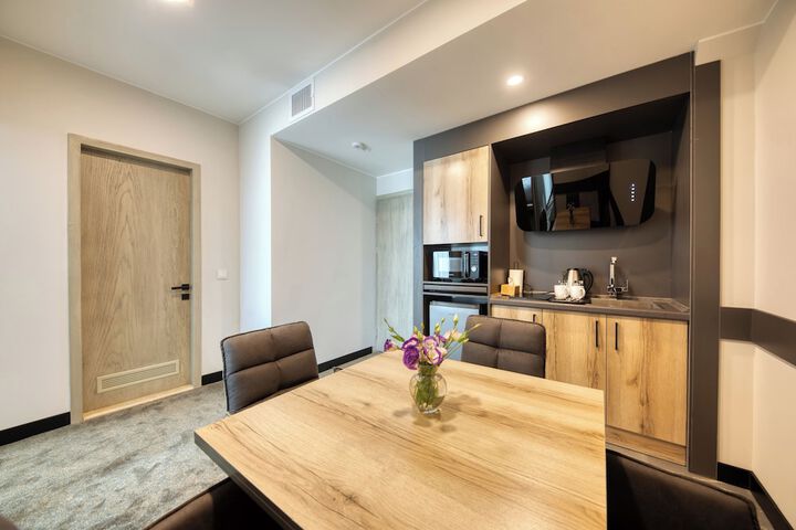 Room 21 of 43