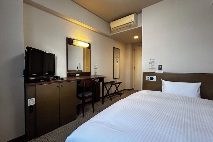 Room 5 of 26