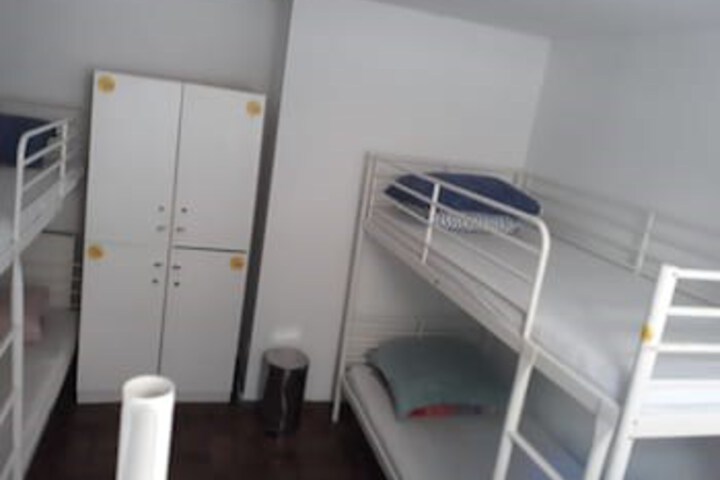 Room 9 of 16