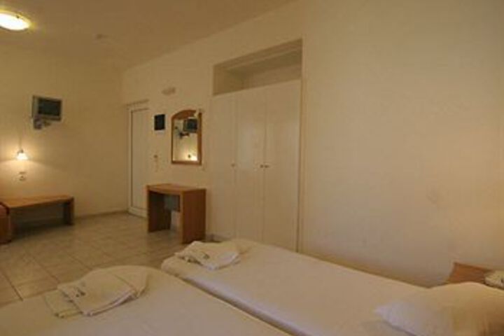 Room 9 of 30