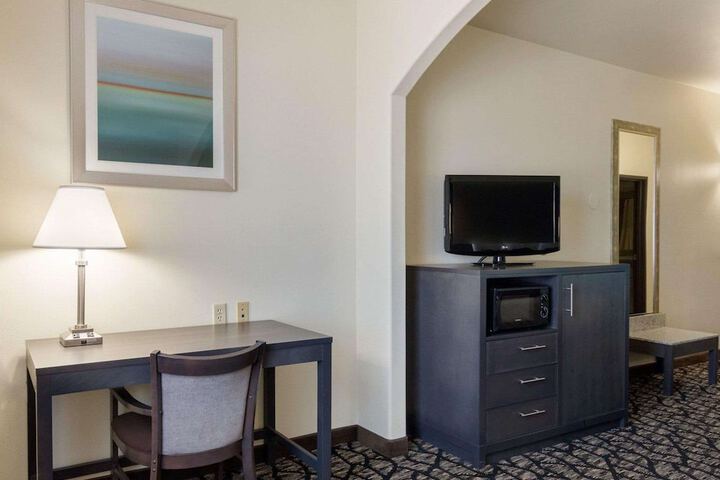 Room 13 of 27