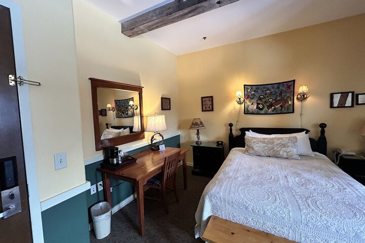 Room 70 of 259