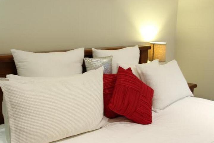 Room 2 of 5