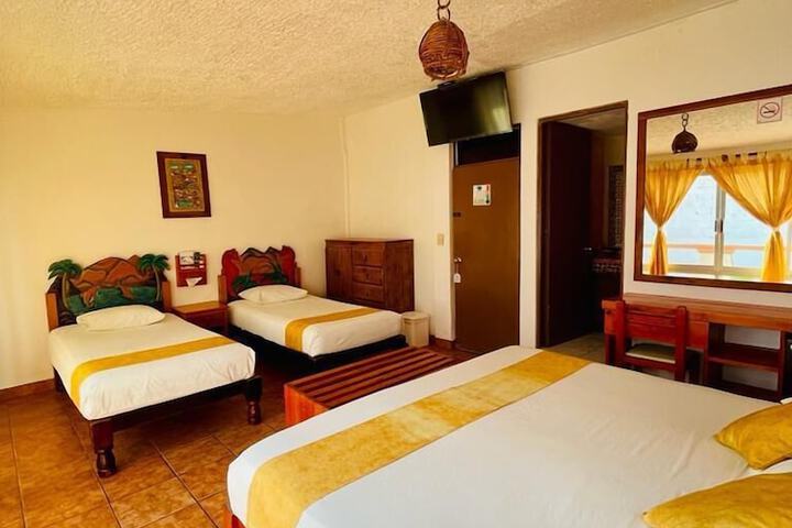 Room 8 of 33