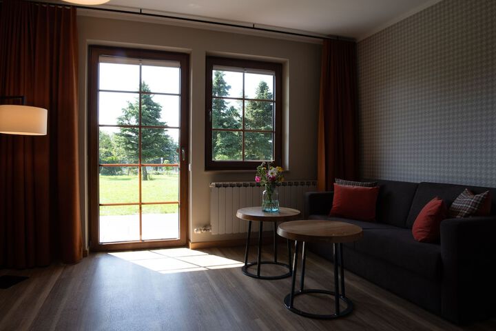 Room 10 of 76
