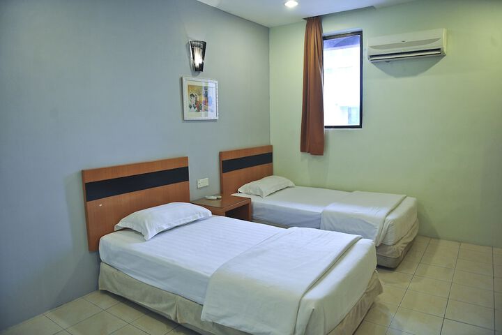 Room 8 of 35