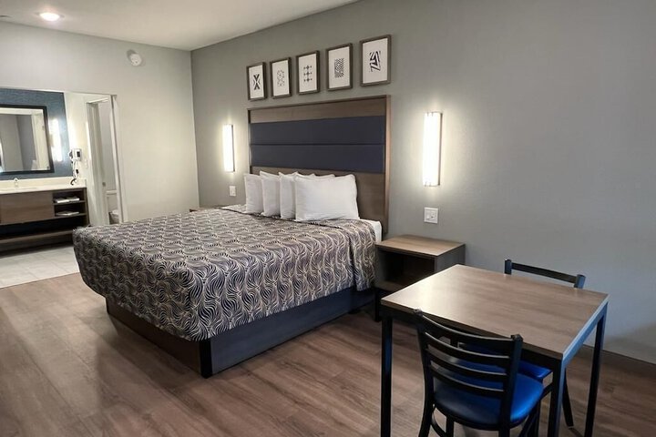 Room 4 of 23