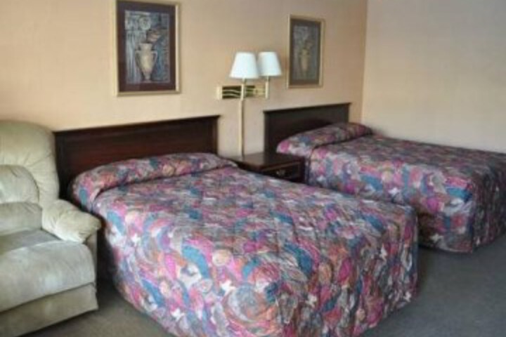 Travelodge Springdale in Springdale, AR