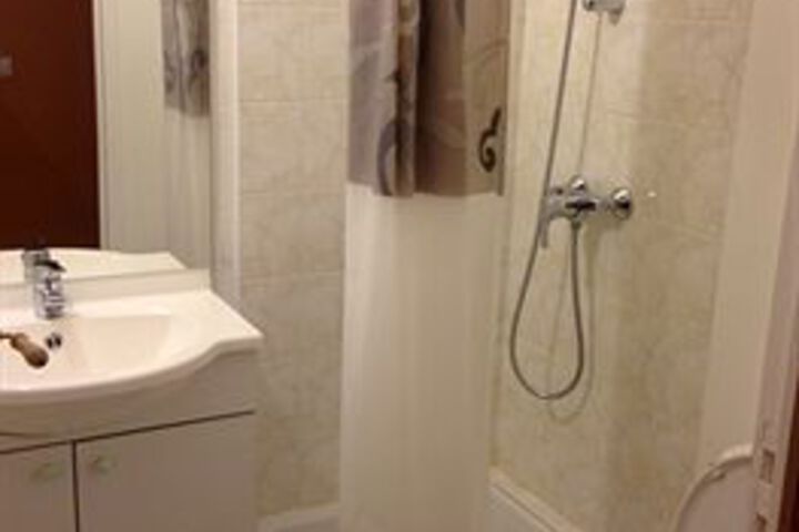 Room 2 of 16