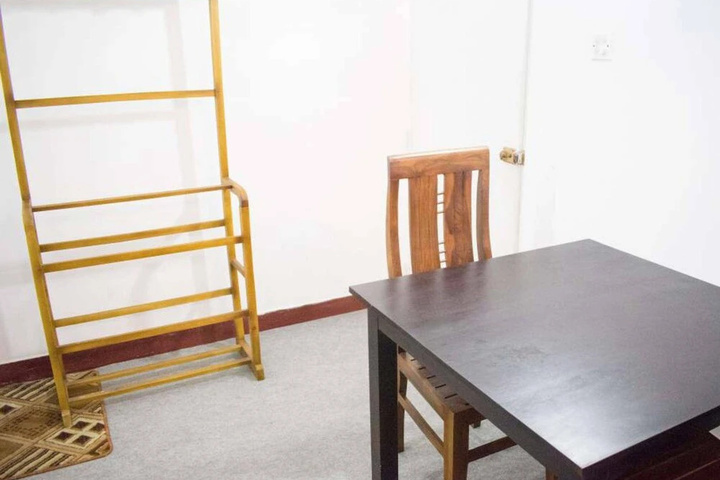 Room 4 of 13