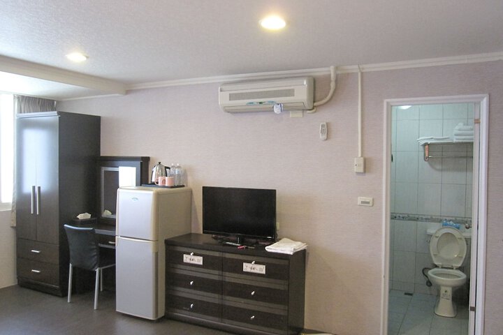 Room 2 of 56