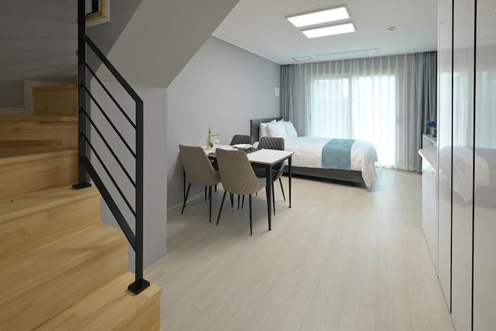Room 6 of 36